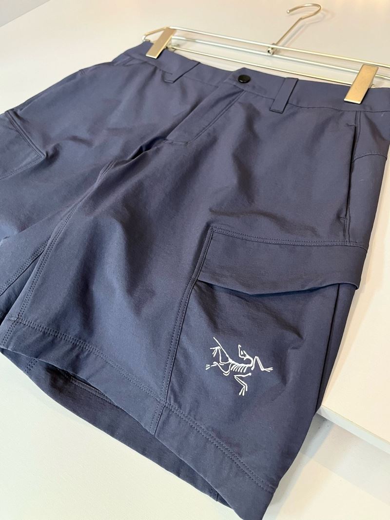 Canada Goose Short Pants